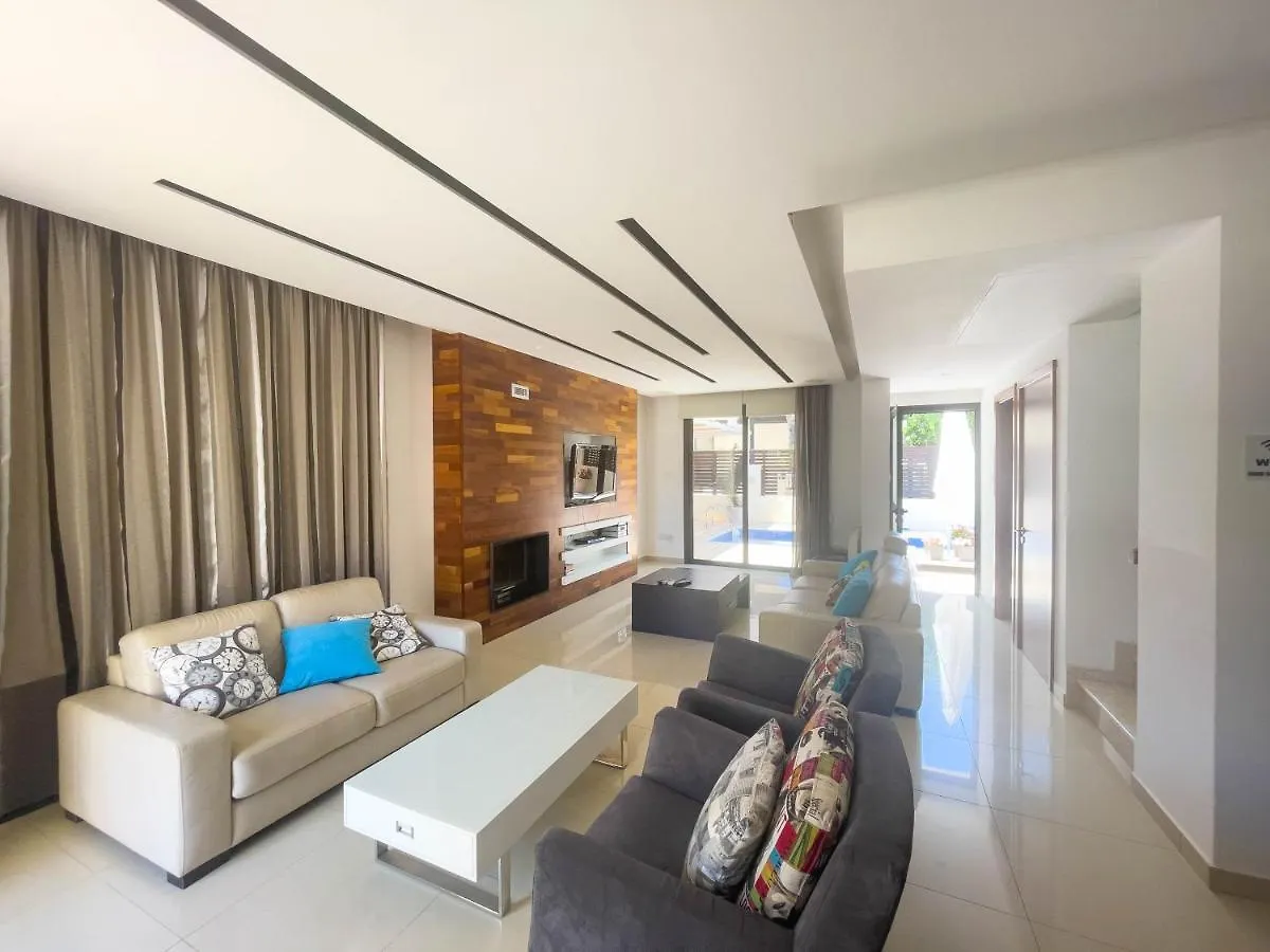 Fotini Villas Protarász